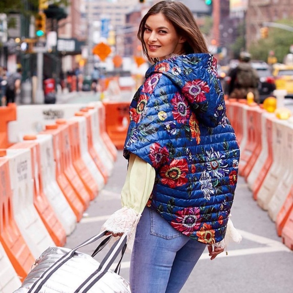 *Rare Find | cropped hi-low poncho silver color - Picture 16 of 16